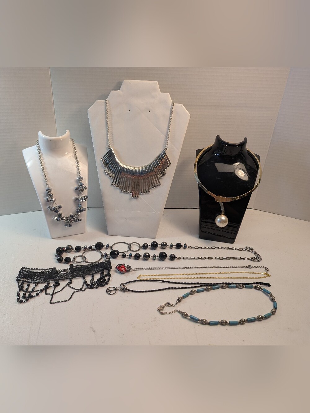 Assorted Necklace Lot Costumne Jewlery